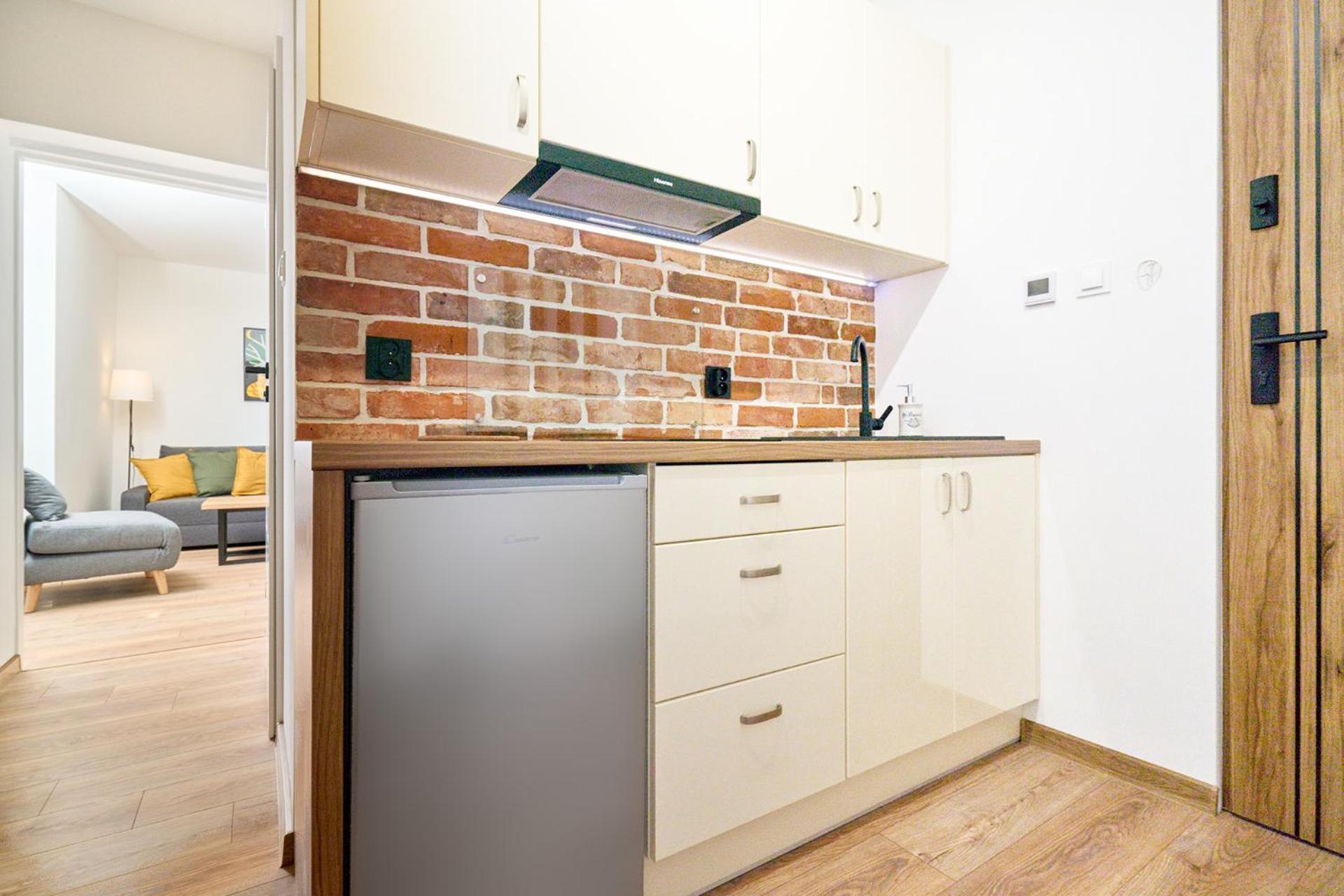 Apartment Emilii Plater 5 *